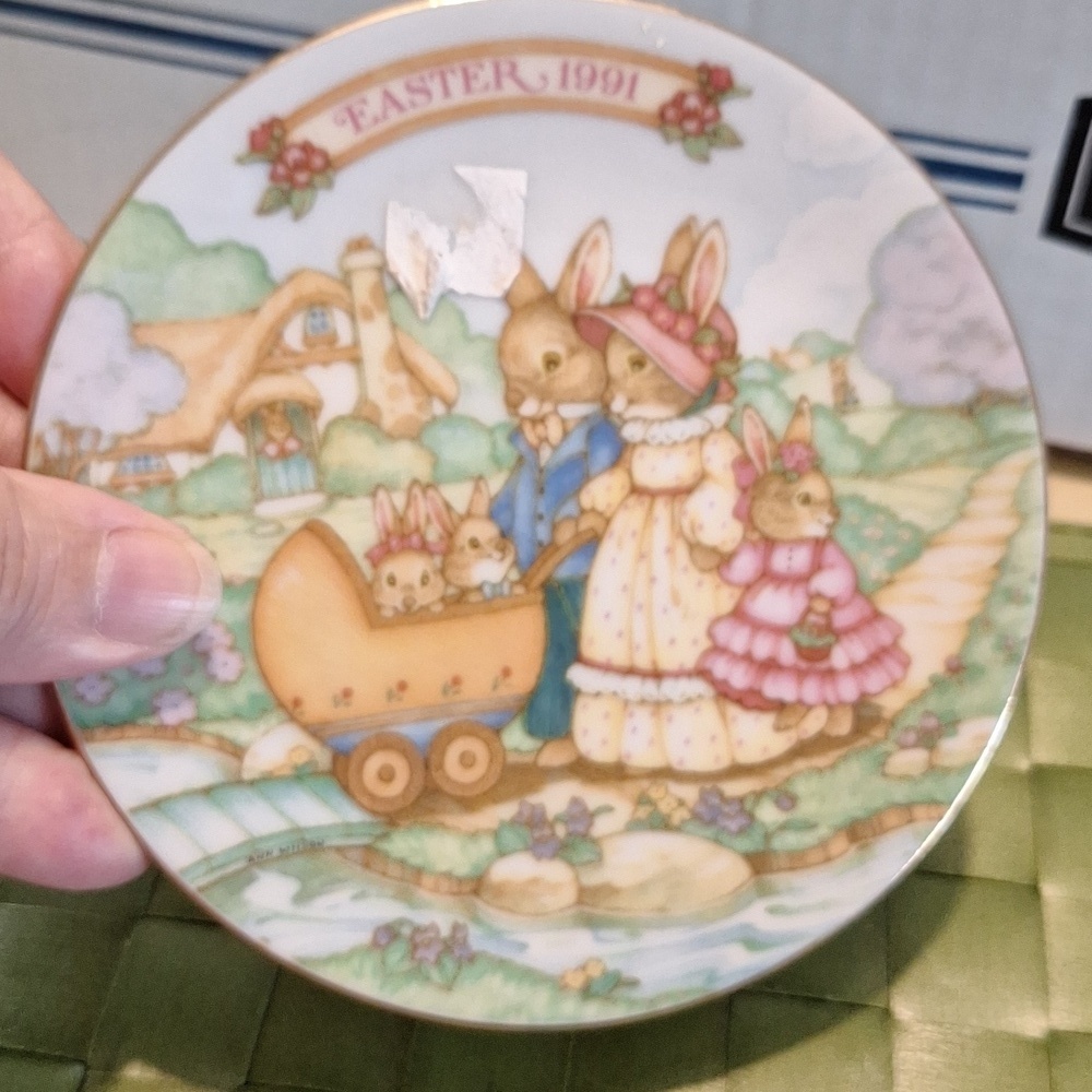 Easter Avon 1991 Decorative Plate